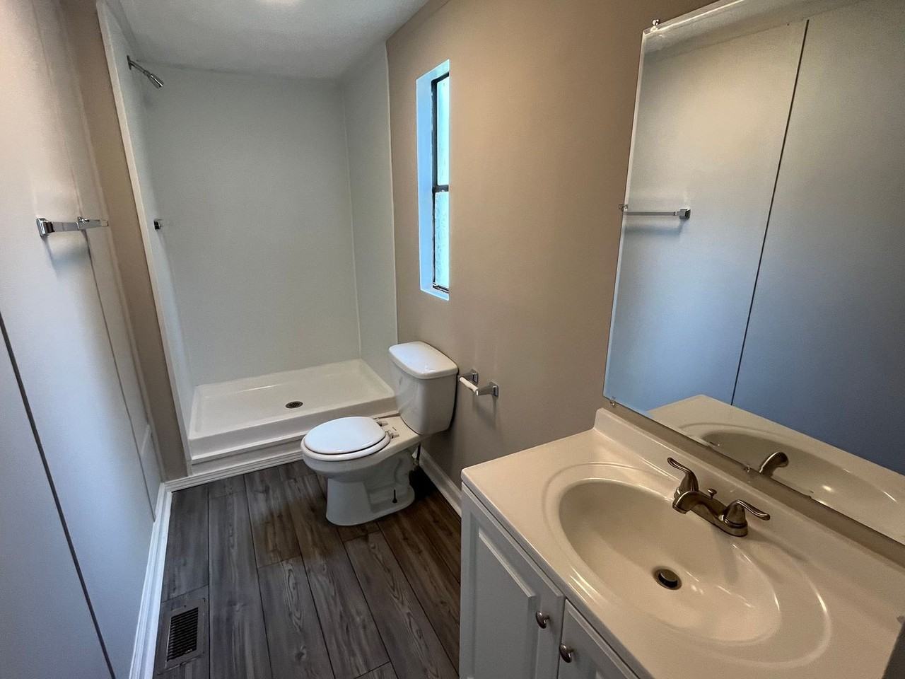 Grove Point Mobile Homes - Photo 7 of 46