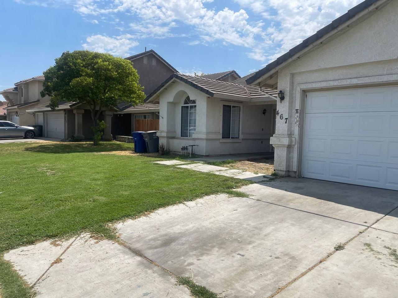 467 Santa Barbara St - Photo 5 of 16