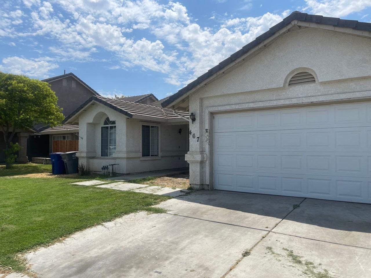 467 Santa Barbara St - Photo 6 of 16