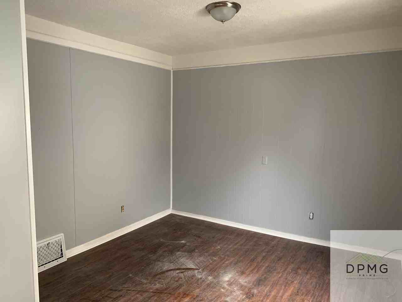 129 S Hosmer - Photo 3 of 6