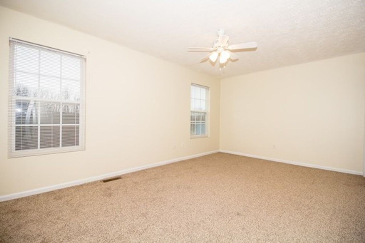 1427/1429 Creekside - Photo 2 of 8