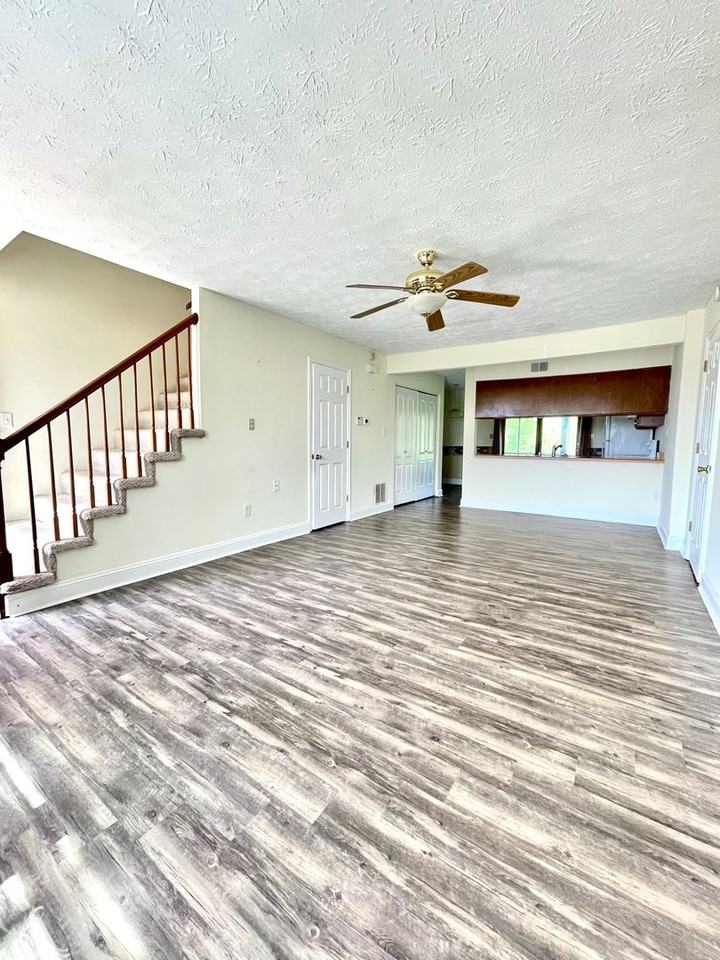 720/730 Country Club Ct - Photo 2 of 3