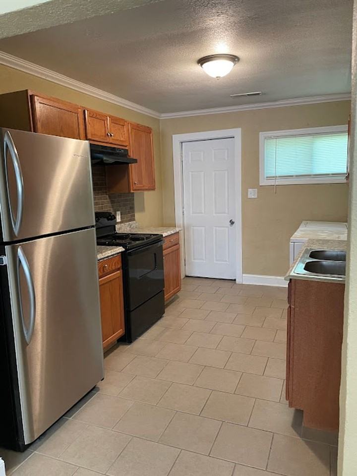 5291-5293 Usher Road - Photo 3 of 6