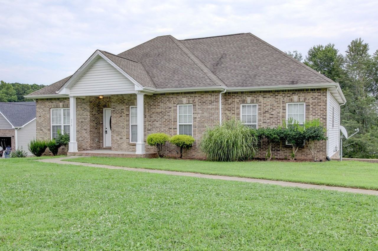976 Ernest Stewart Dr - Photo 4 of 50