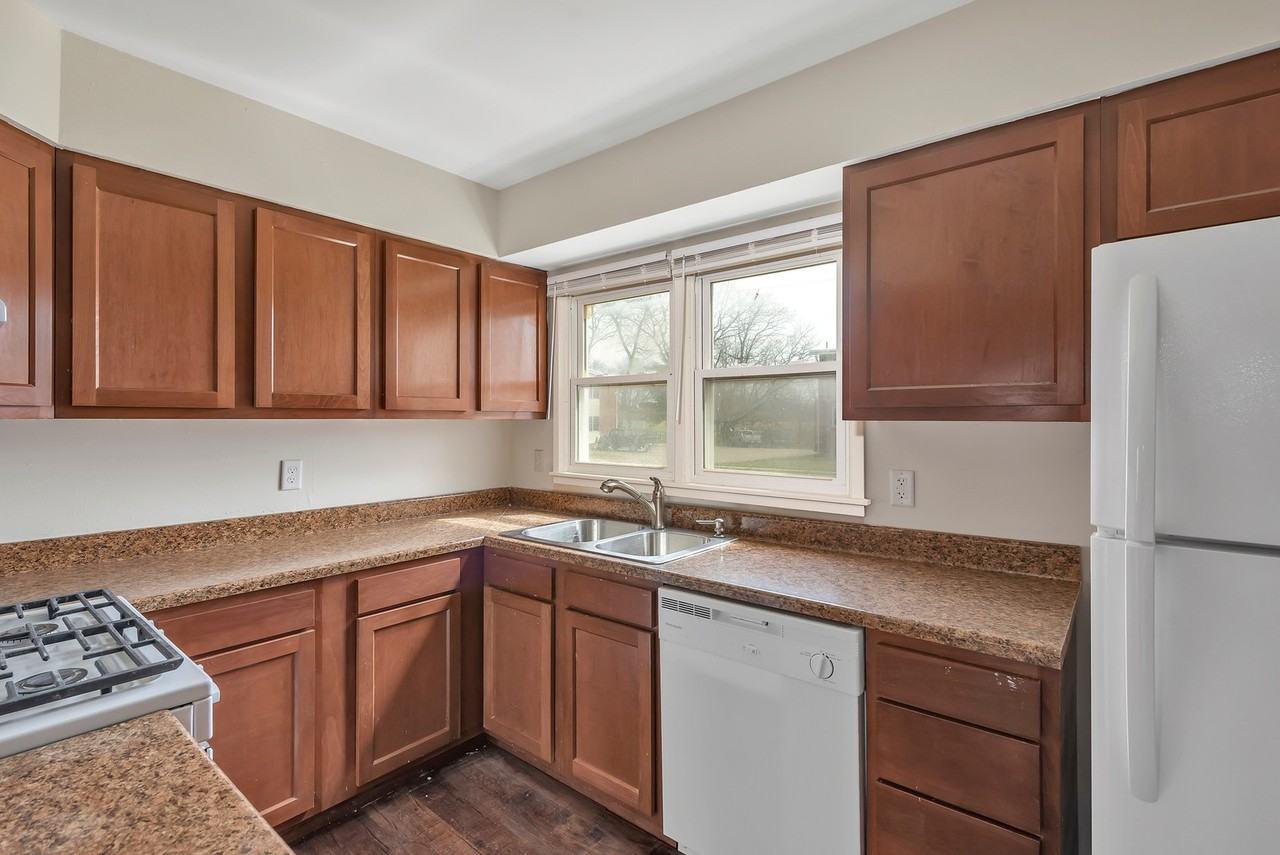 Barberry Townhouses (EMK LLC) - Photo 4 of 27