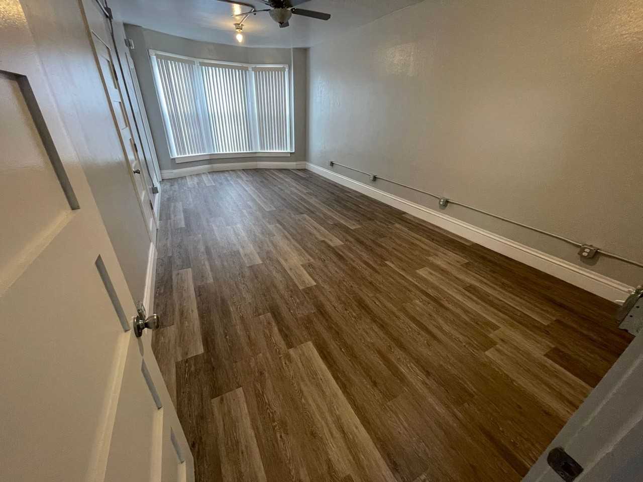 1510 1/2 N Harrison St - Photo 5 of 21