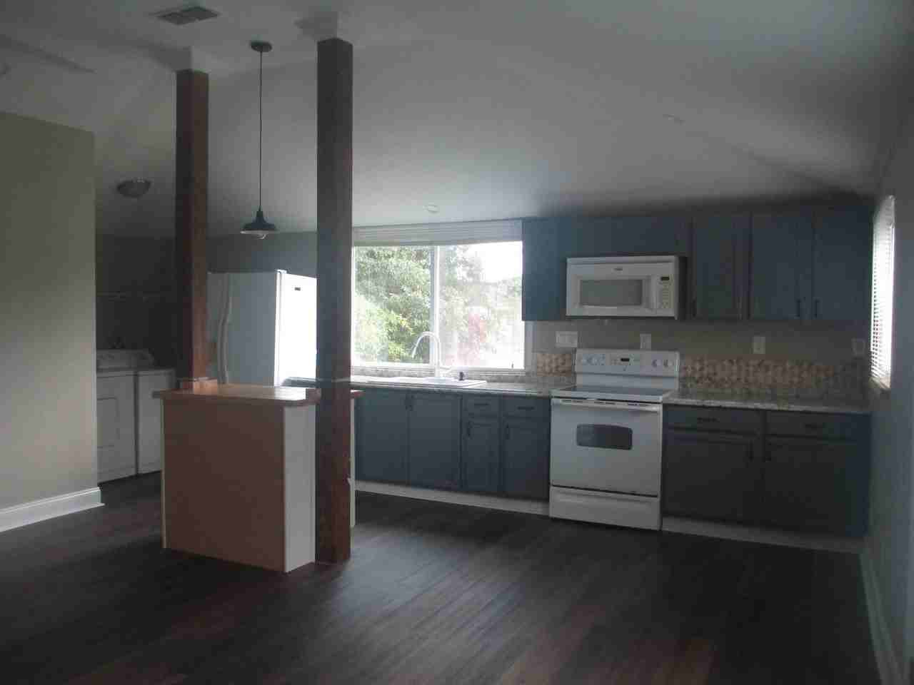 3020 Selma Ave - Photo 3 of 14