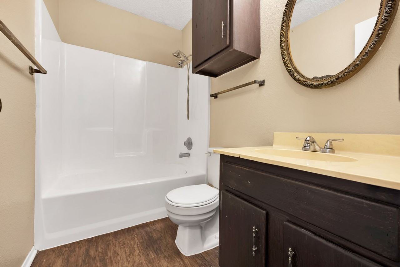 6427 Ridge Place St - Photo 7 of 14