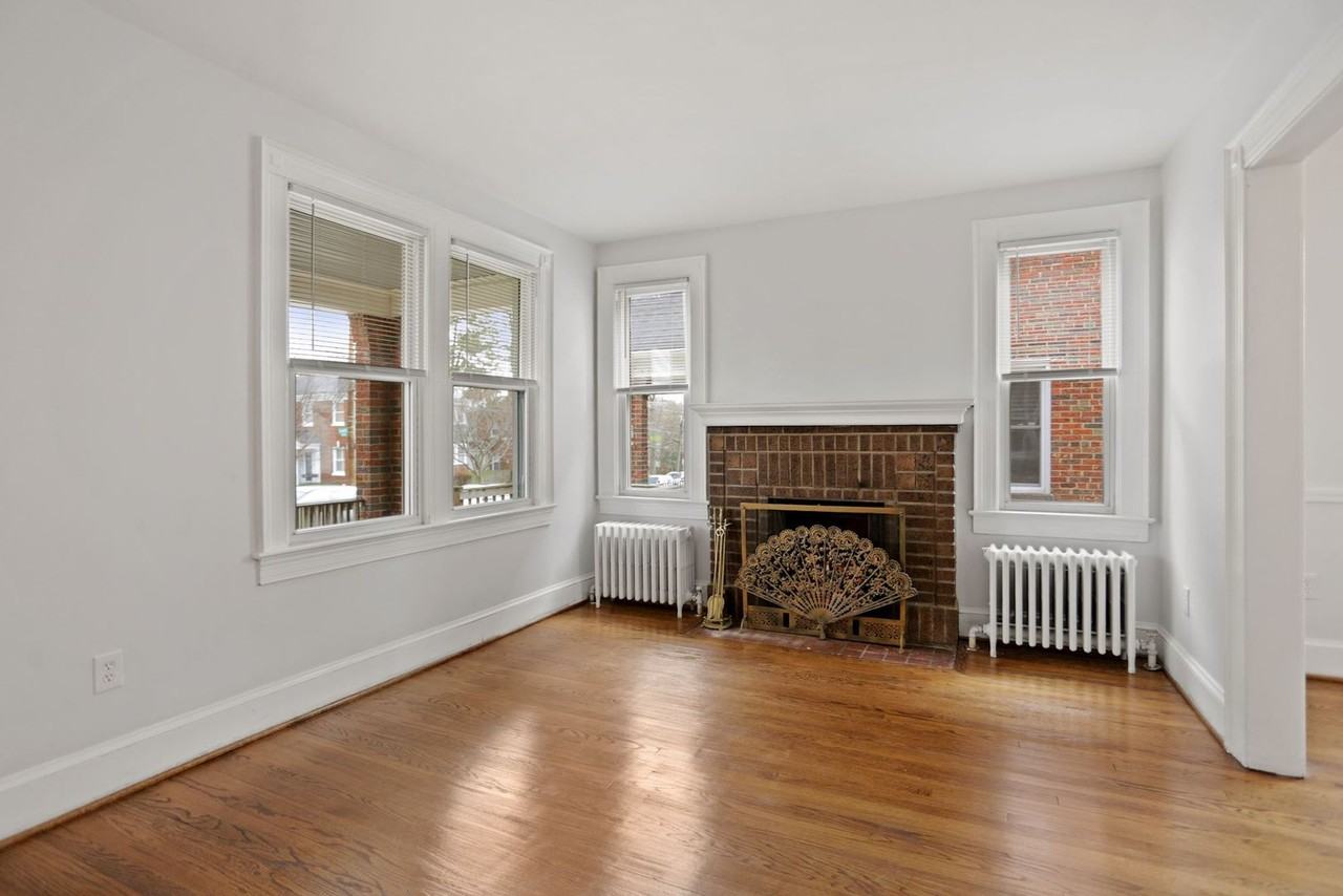 4312 10th St Ne - Photo 7 of 32