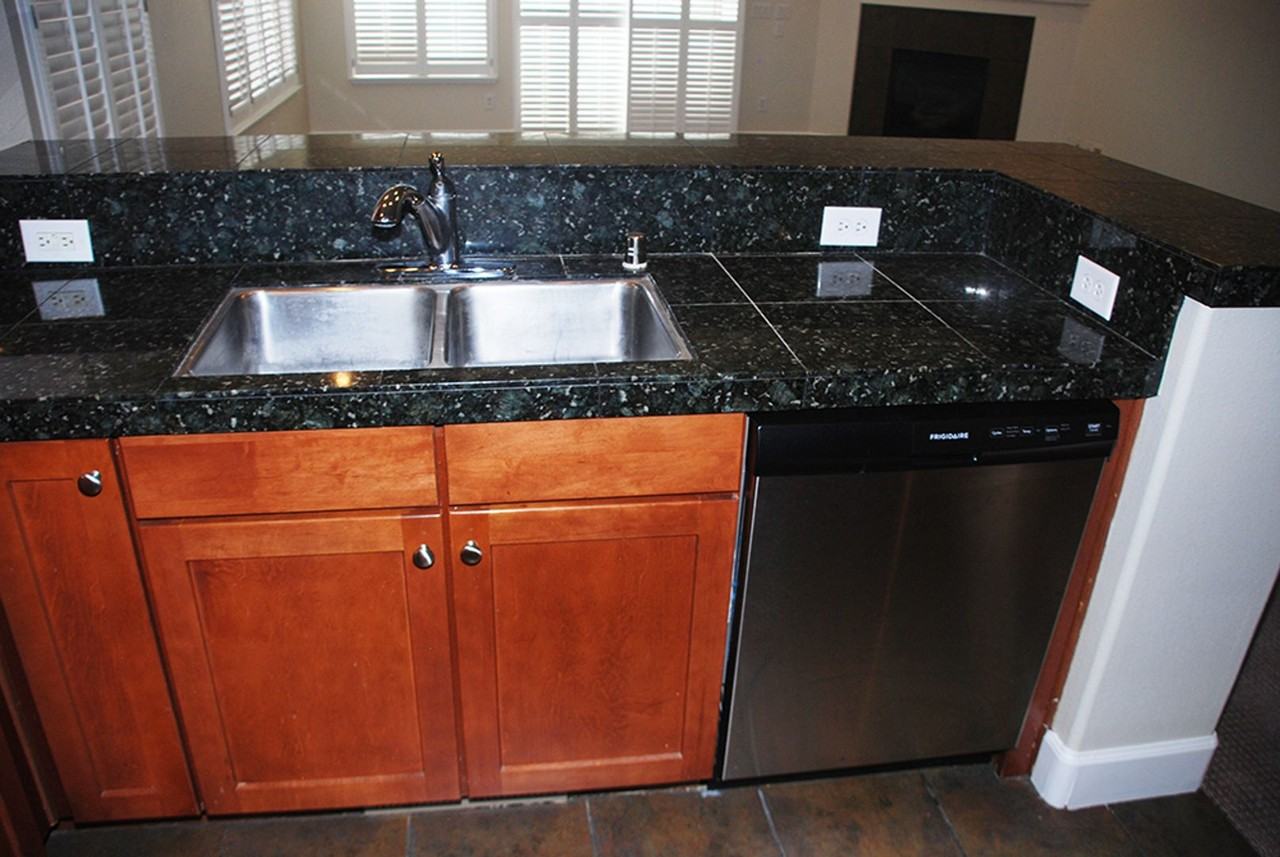 7524 Gold Ct - Photo 5 of 36