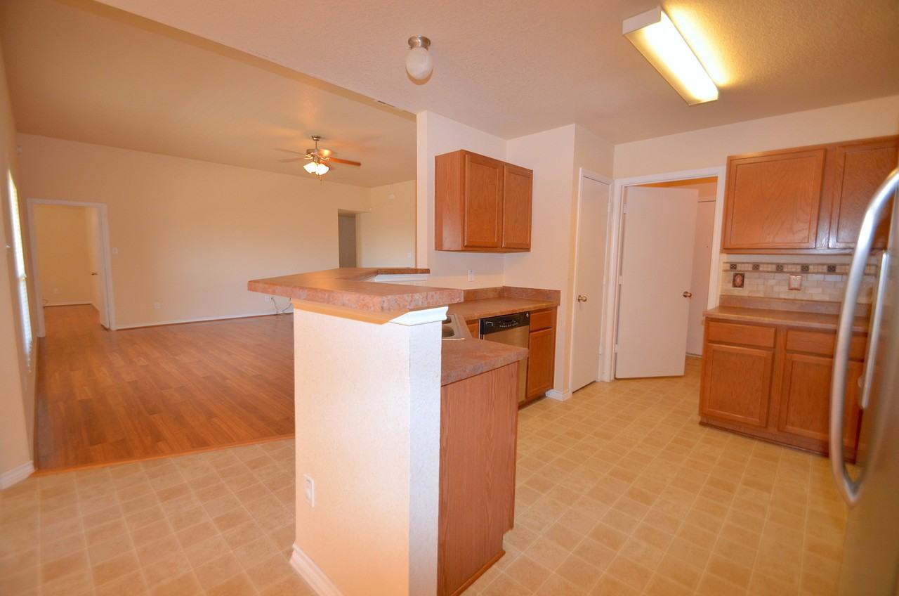 2408 Ryan Dr - Photo 7 of 22