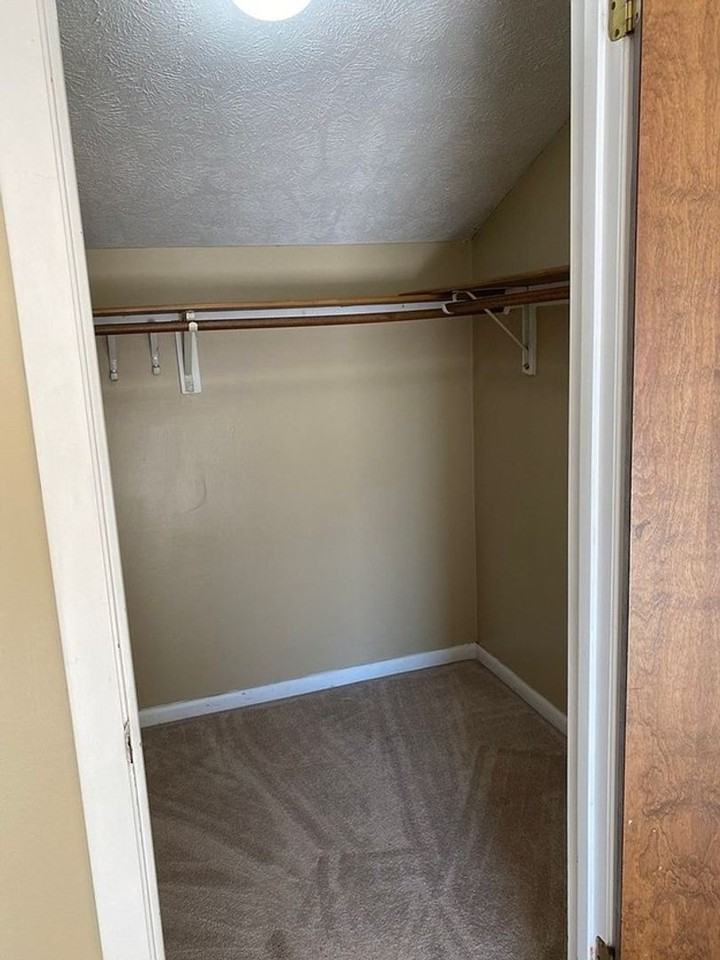 121 Malvern Dr - Photo 7 of 16