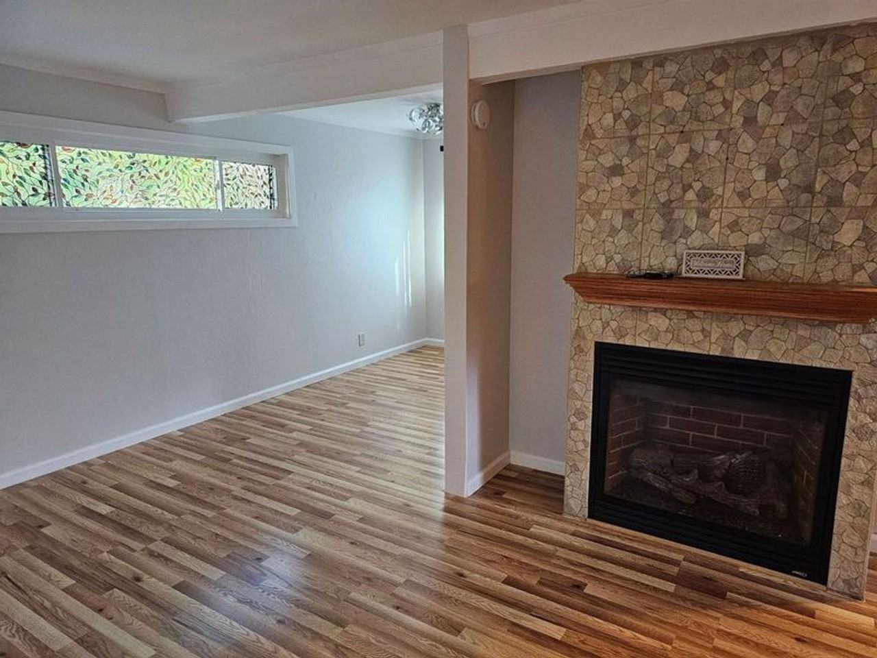 1952 Silverwood Ave - Photo 3 of 31