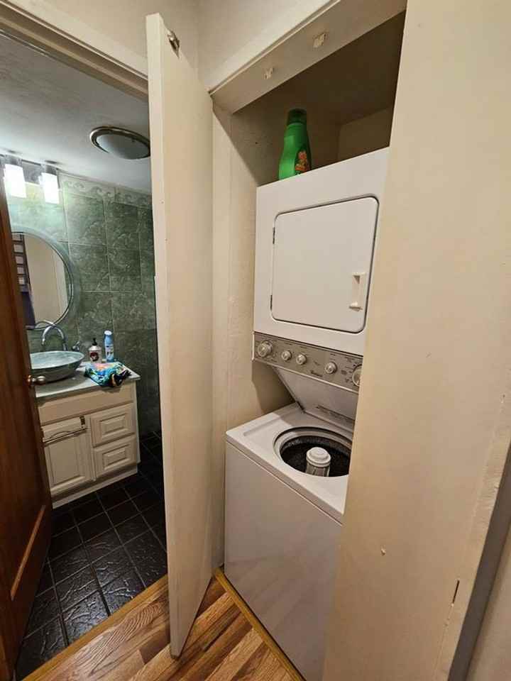 1952 Silverwood Ave - Photo 6 of 31