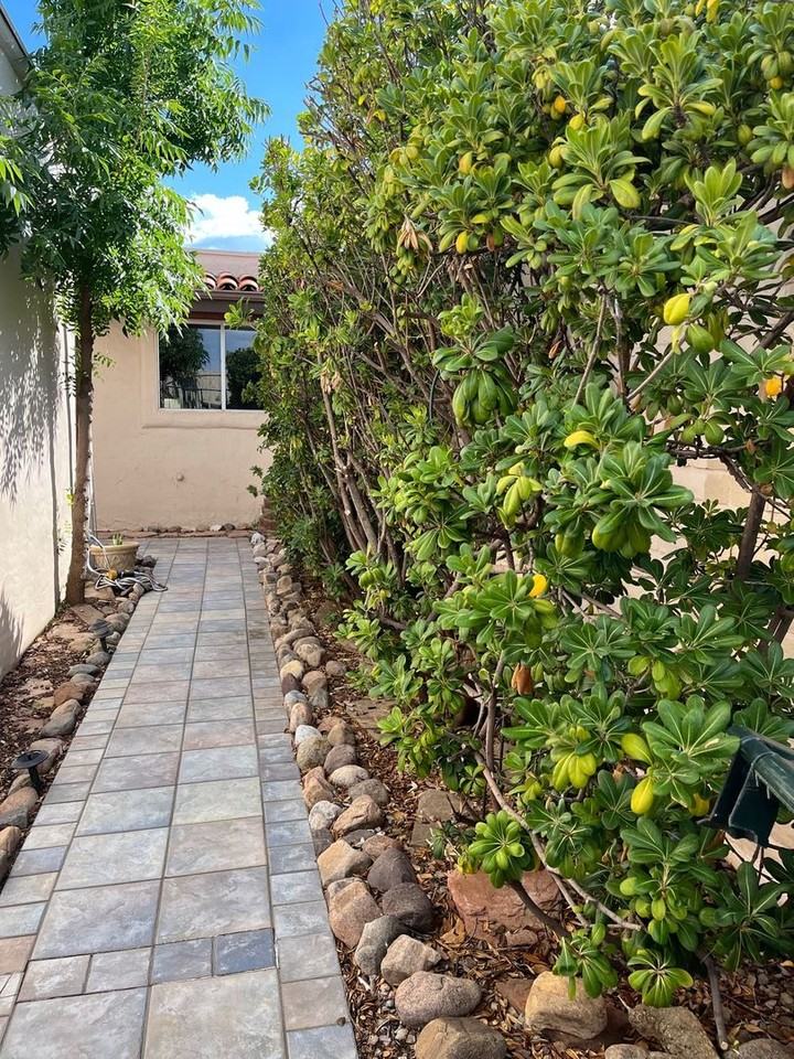 4304 Avenida Palermo - Photo 3 of 10