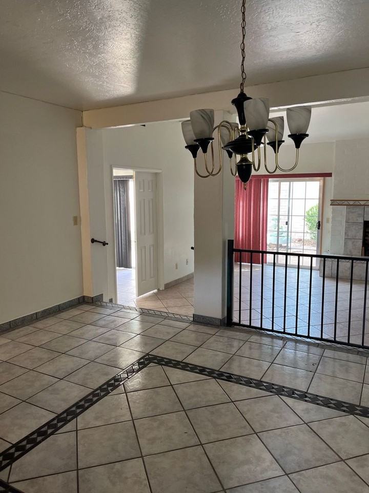 4304 Avenida Palermo - Photo 5 of 10