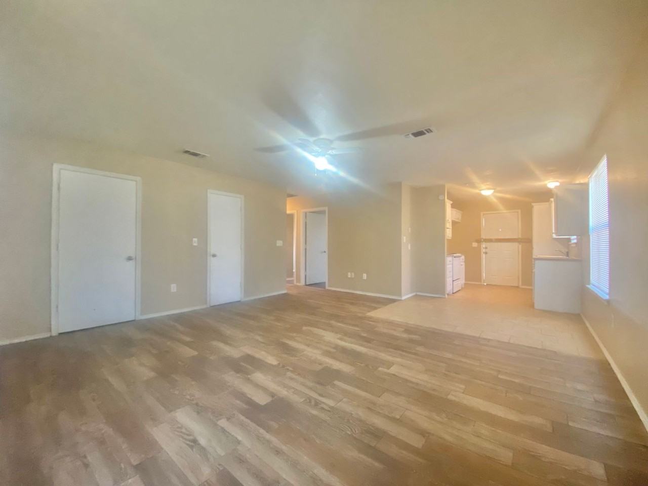 802 Vanda Ave - Photo 3 of 11