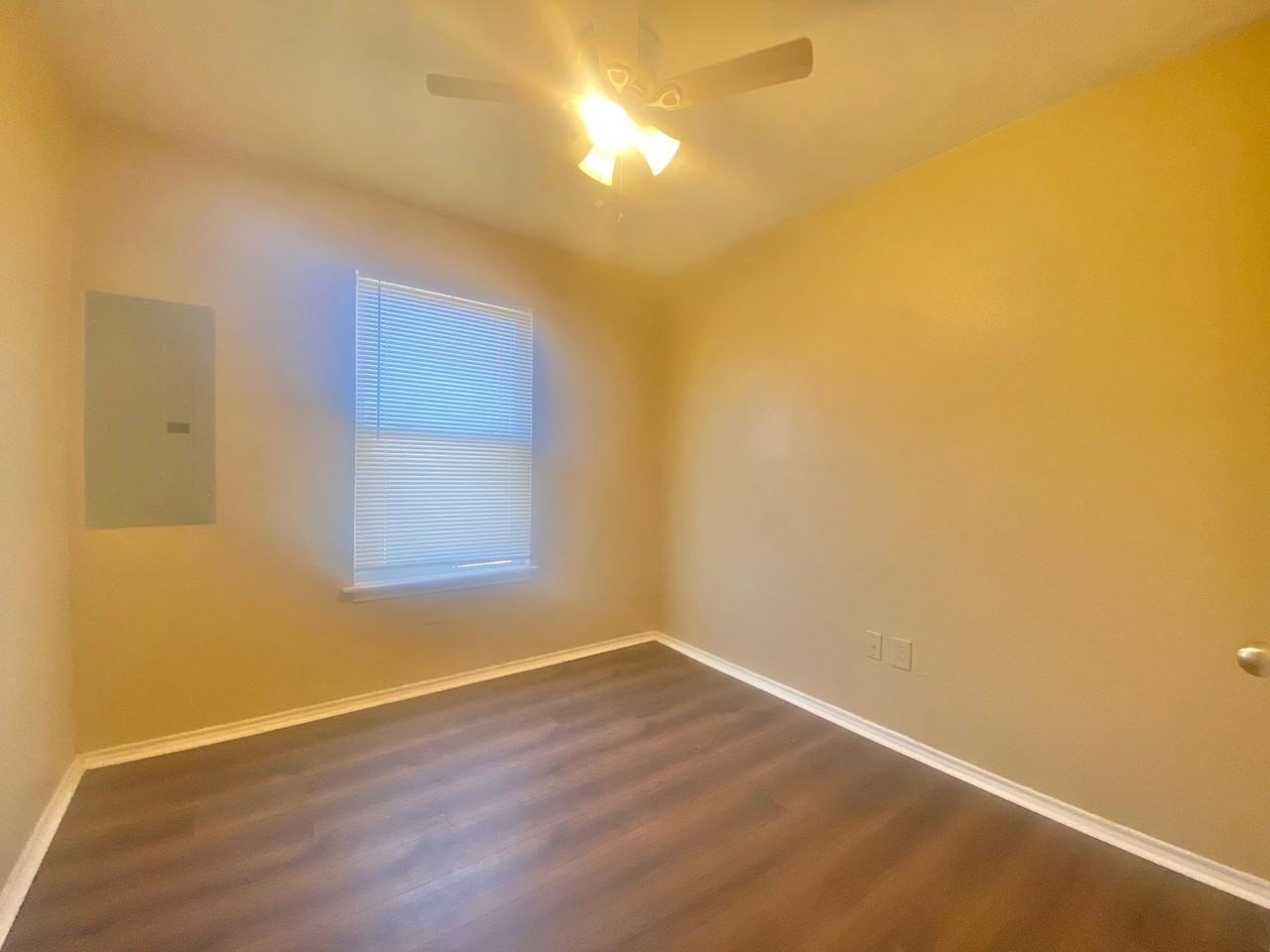 802 Vanda Ave - Photo 6 of 11
