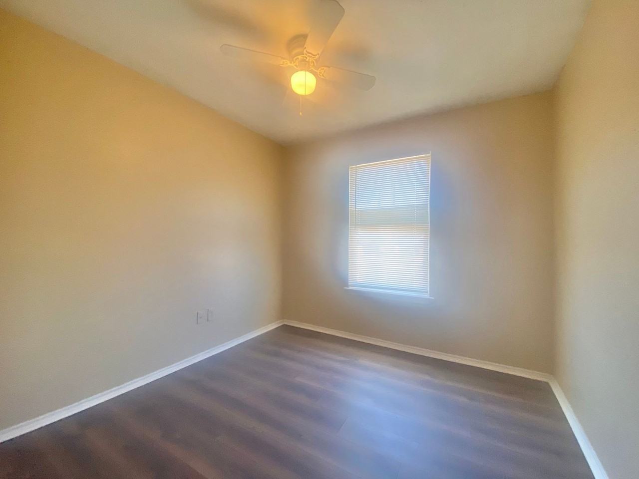 802 Vanda Ave - Photo 7 of 11