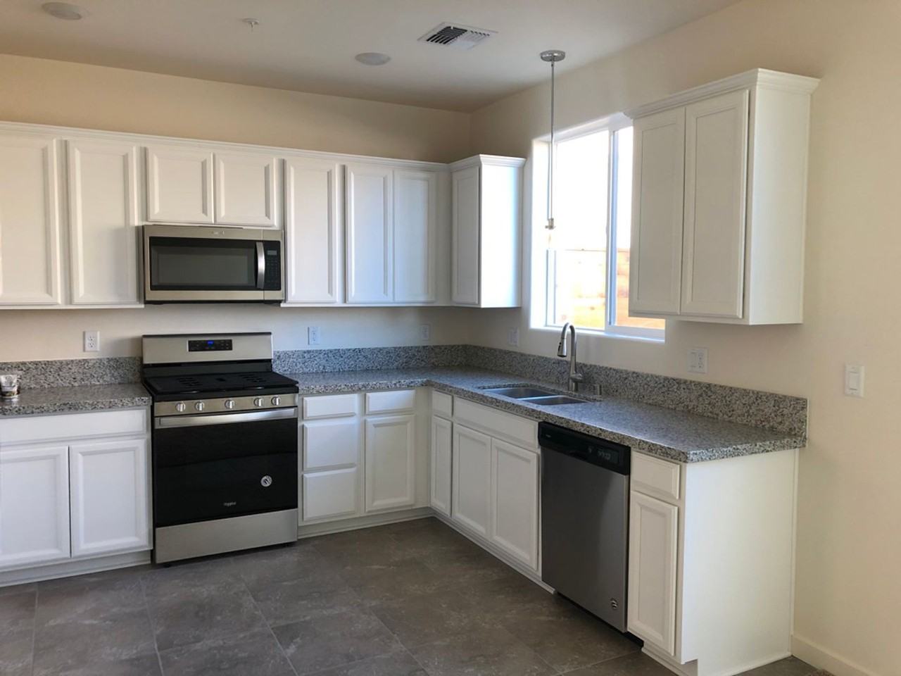 505 Logan Jacob Ln - Photo 3 of 14