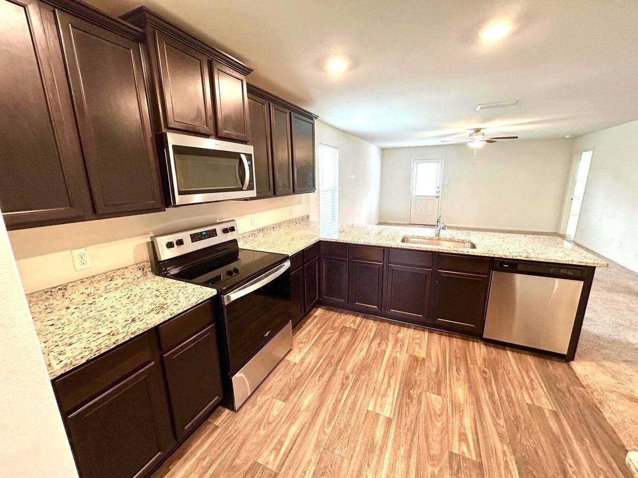 11742 Davalos Ln - Photo 7 of 26