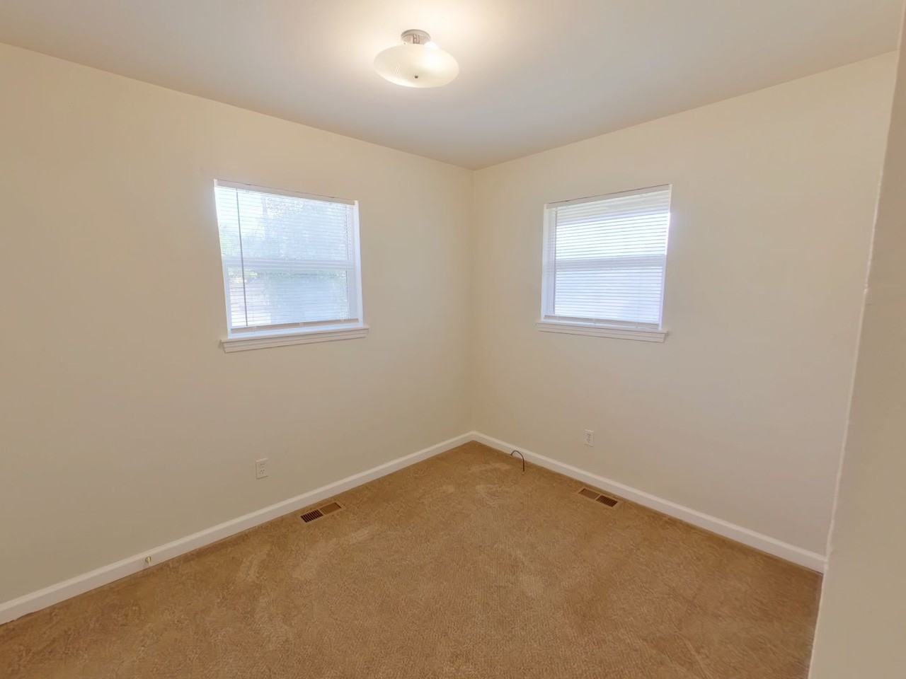 5112 E New Jersey Dr - Photo 6 of 13