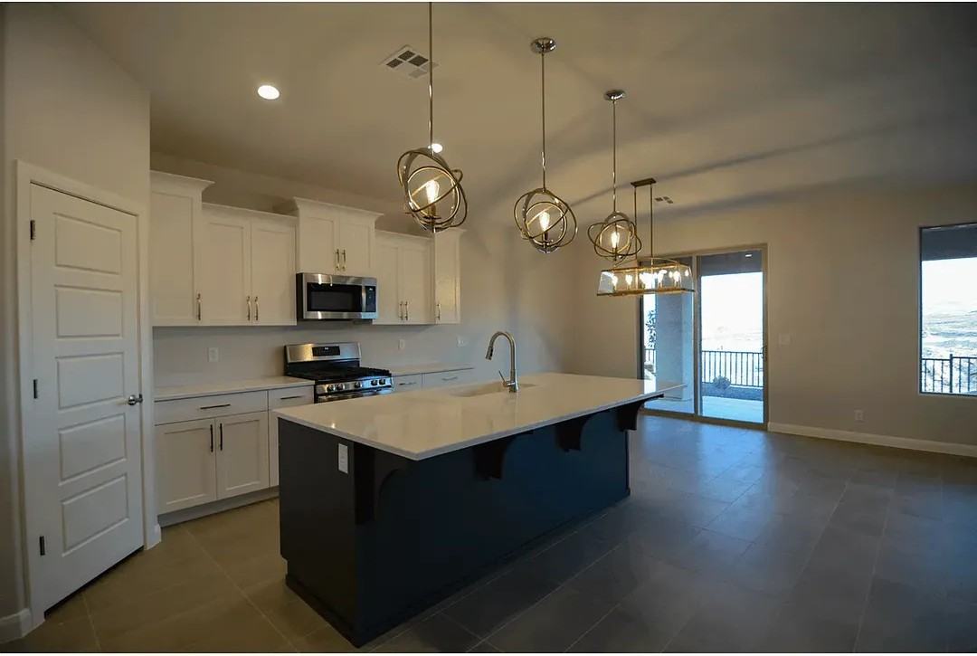 2715 W Trasimeno Dr - Photo 2 of 19