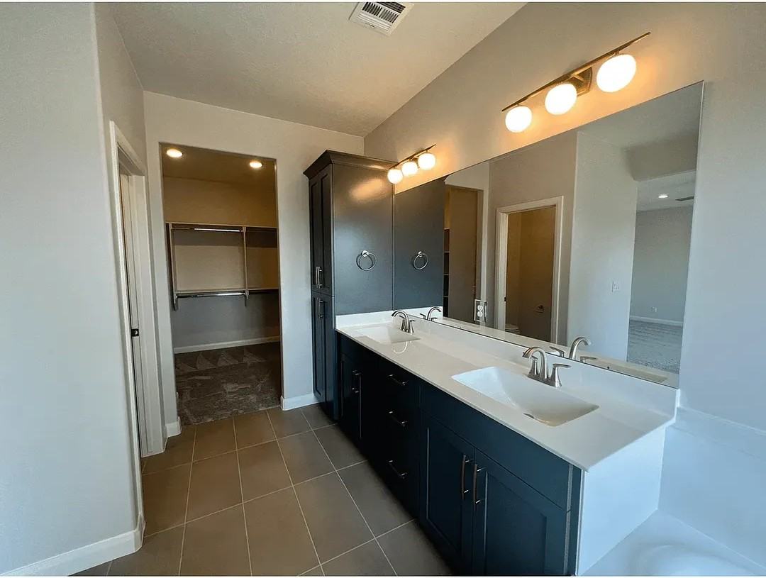 2715 W Trasimeno Dr - Photo 5 of 19