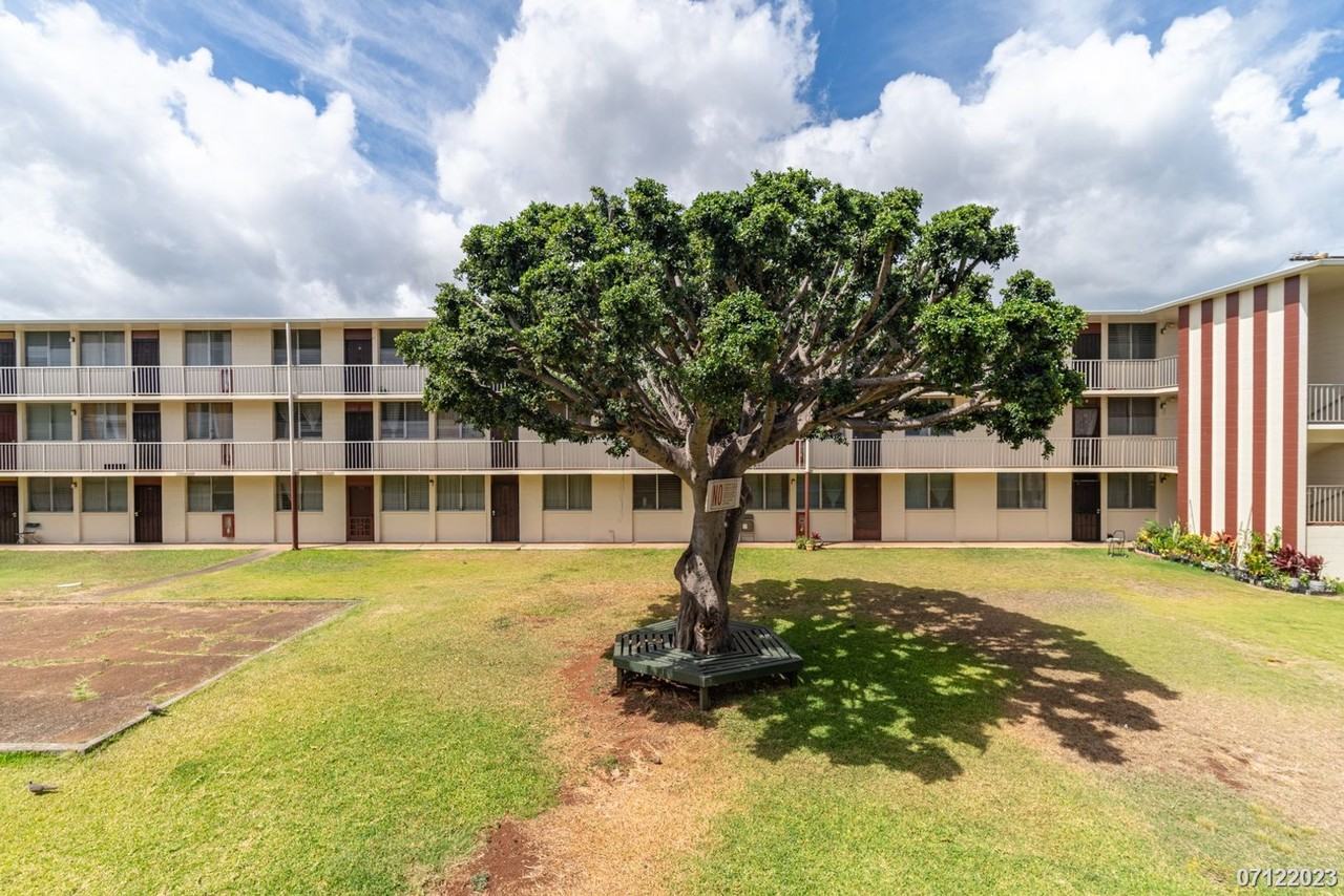 1425 Kaumualii St - Photo 2 of 18
