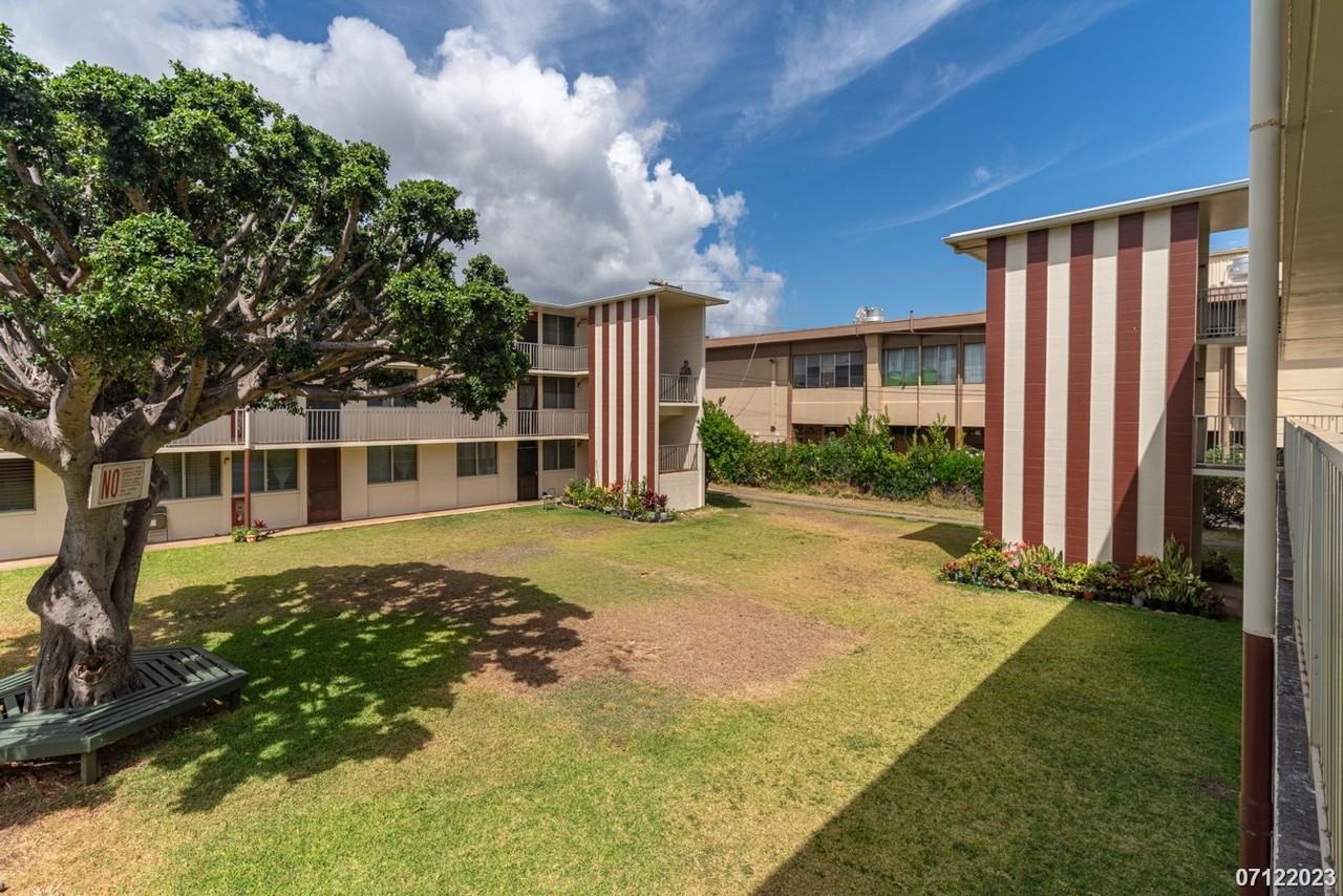 1425 Kaumualii St - Photo 3 of 18