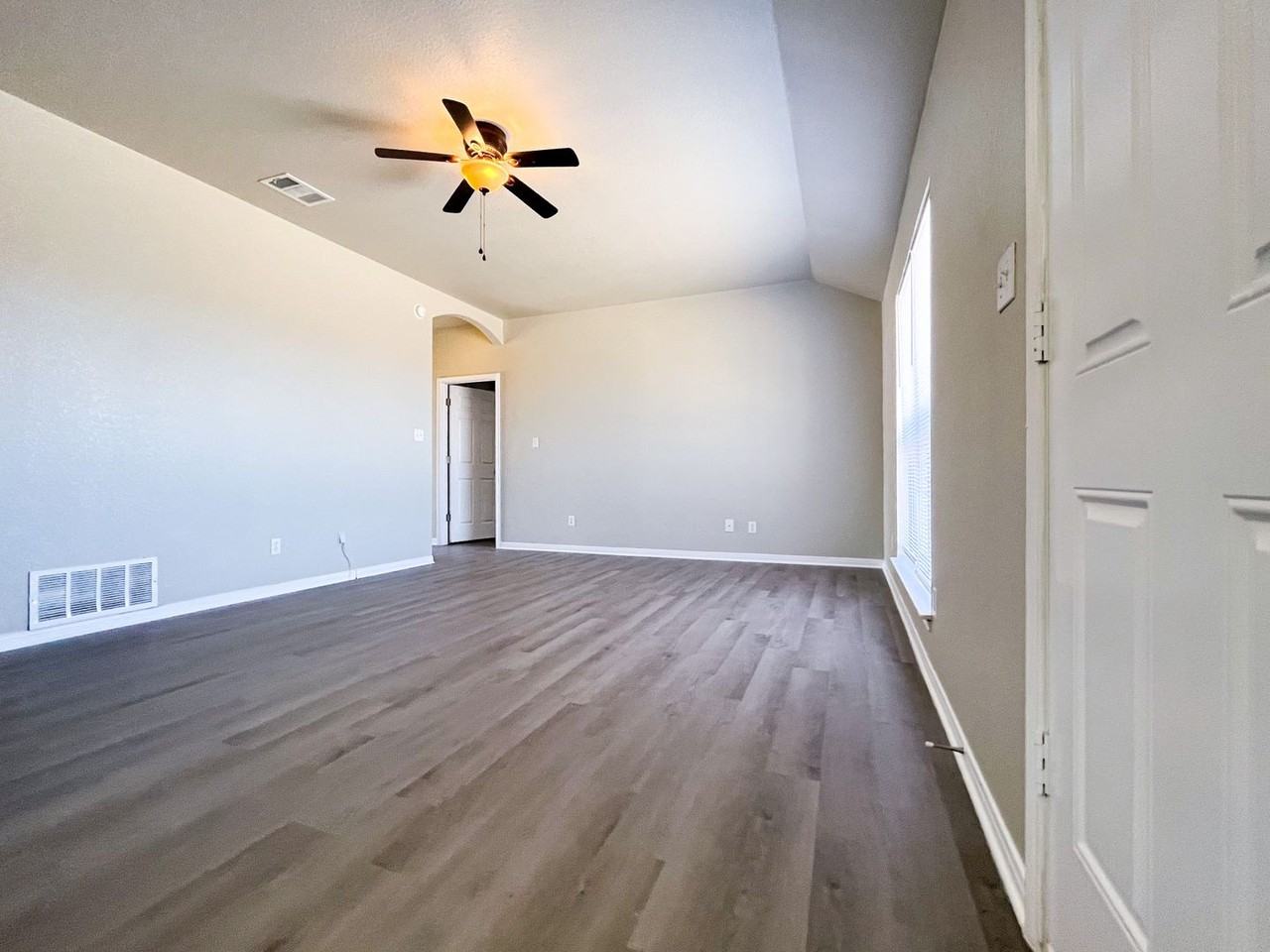 3307 Southhill Dr - Photo 5 of 12