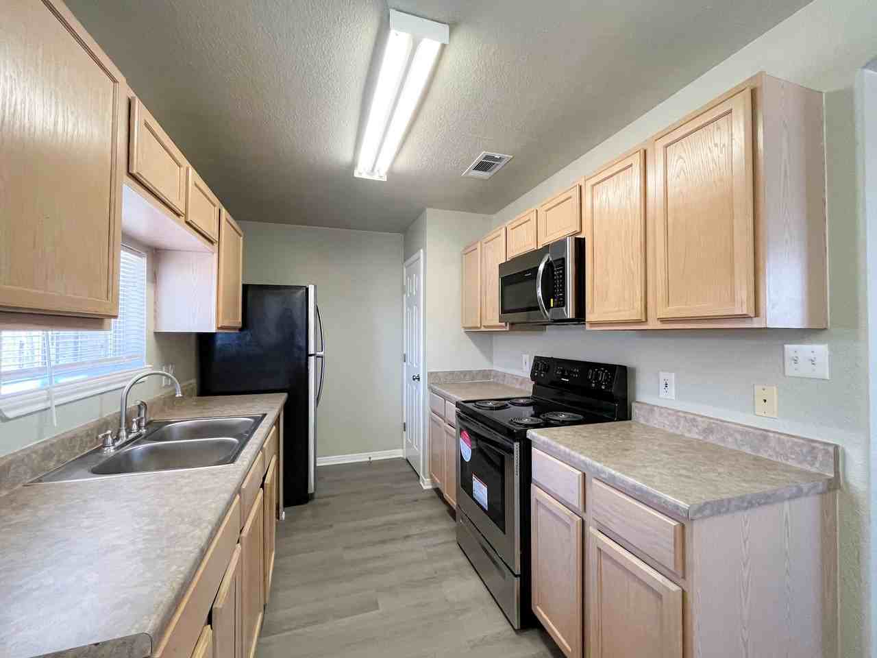3307 Southhill Dr - Photo 6 of 12