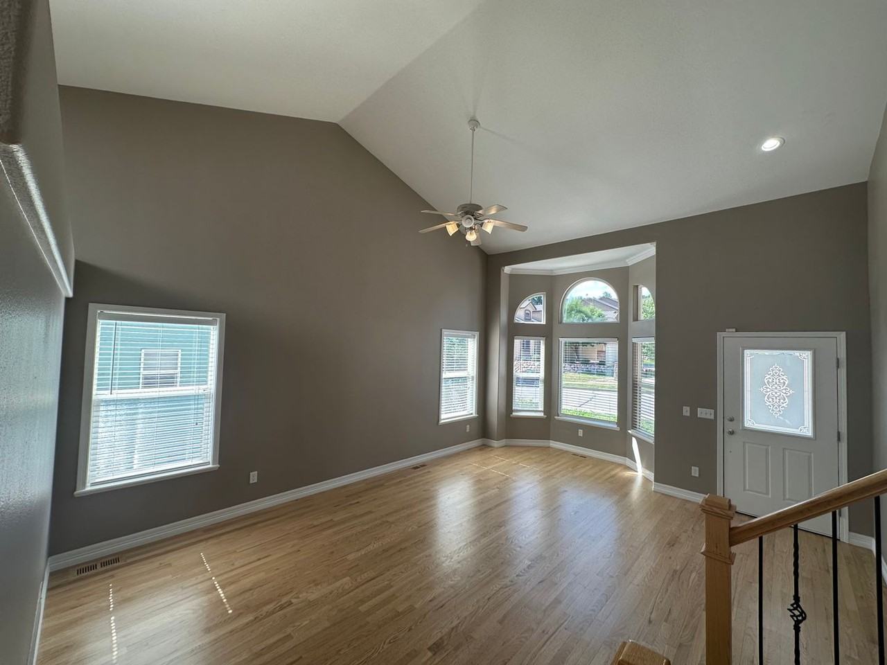 2345 Damon Dr - Photo 3 of 30