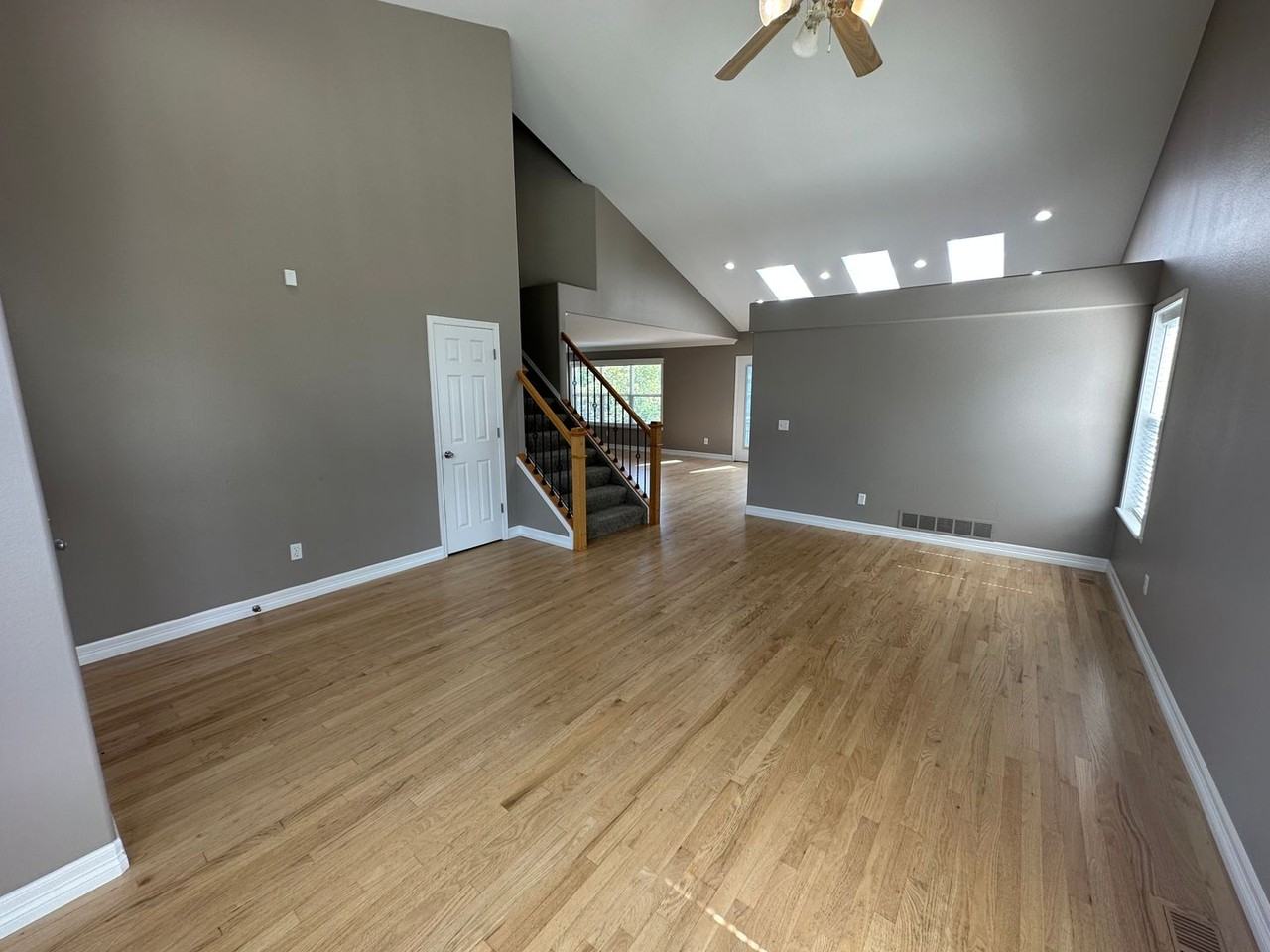 2345 Damon Dr - Photo 4 of 30