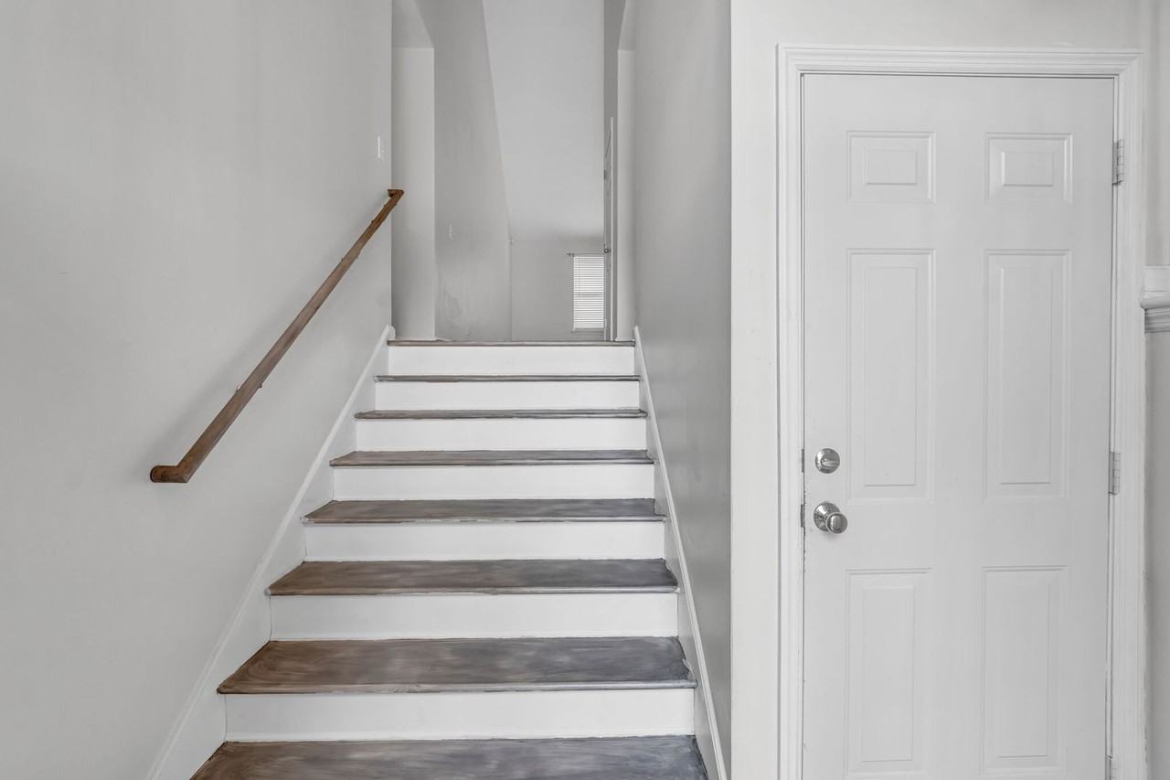 6837 Sunnywood Dr - Photo 5 of 37