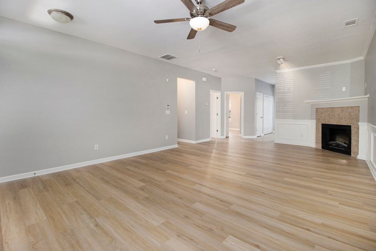 2832 Ridgeview Dr Sw - Photo 2 of 25