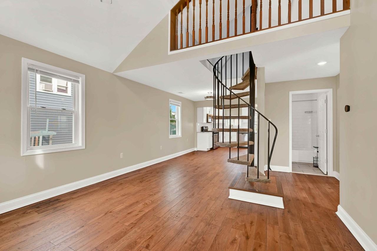 217 Parkwood Road - Photo 3 of 16