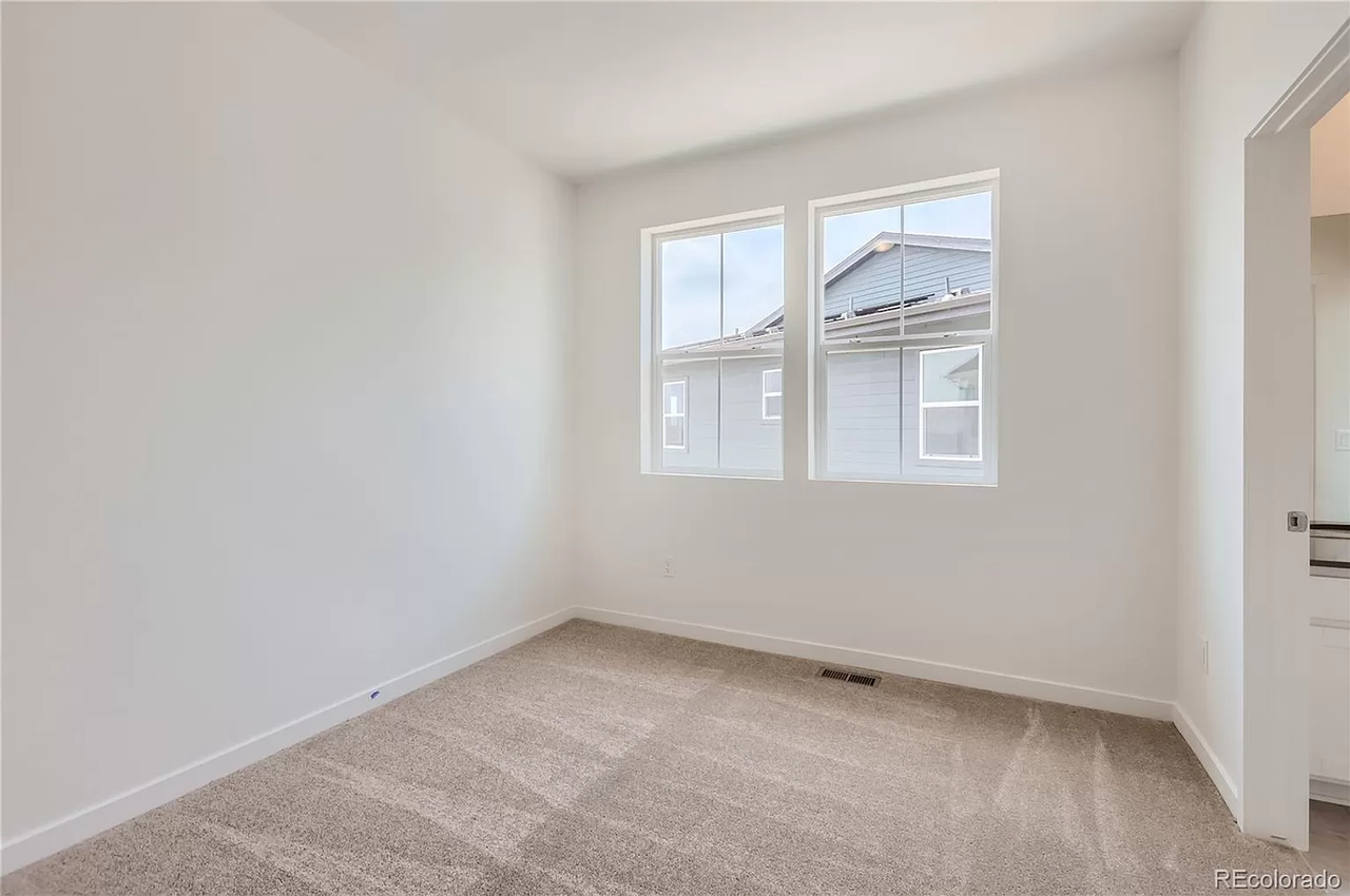 5512 Second Ave - Photo 7 of 17