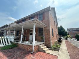 featured image of 1008 Ayres Ct