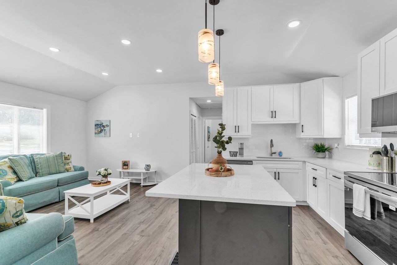 104 11th Ave S - Photo 4 of 50