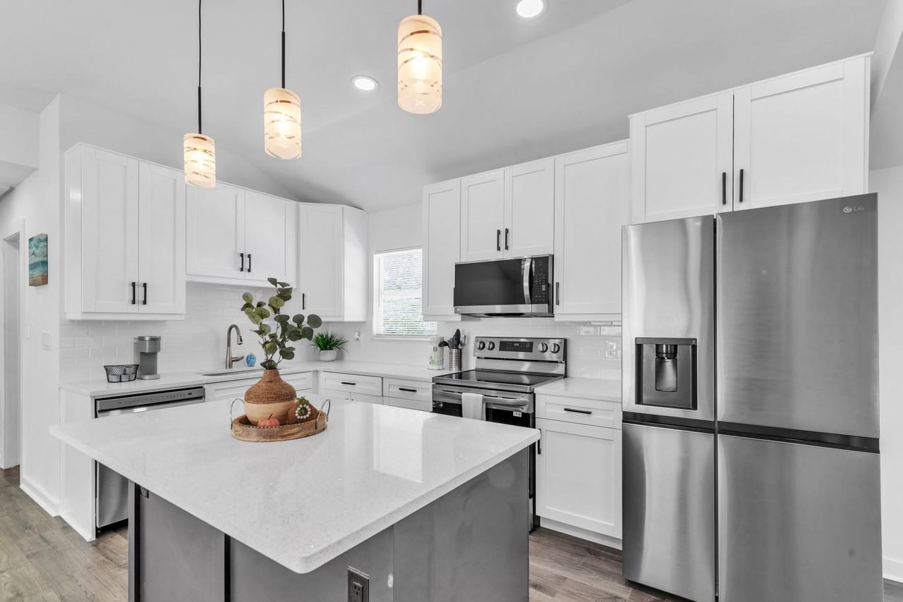 104 11th Ave S - Photo 6 of 50