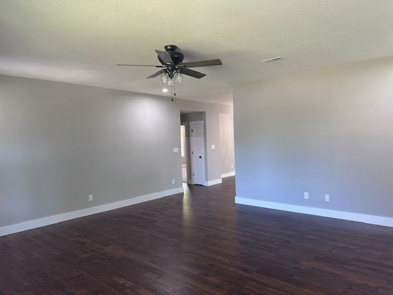 2502 Patrick Ave - Photo 5 of 27