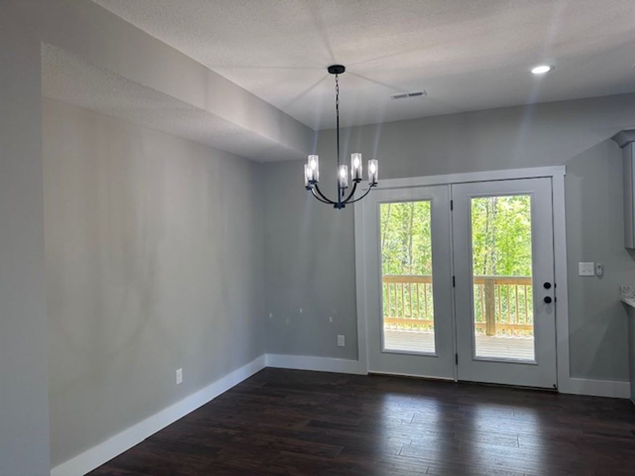 2502 Patrick Ave - Photo 6 of 27