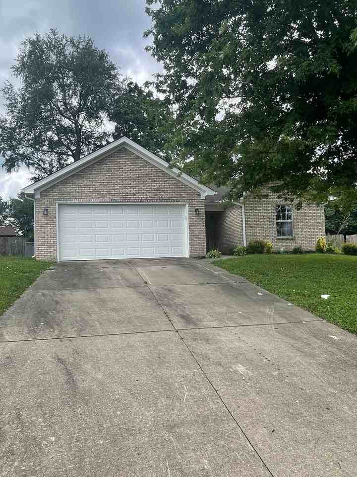 2310 Brookview Dr - Photo 2 of 18