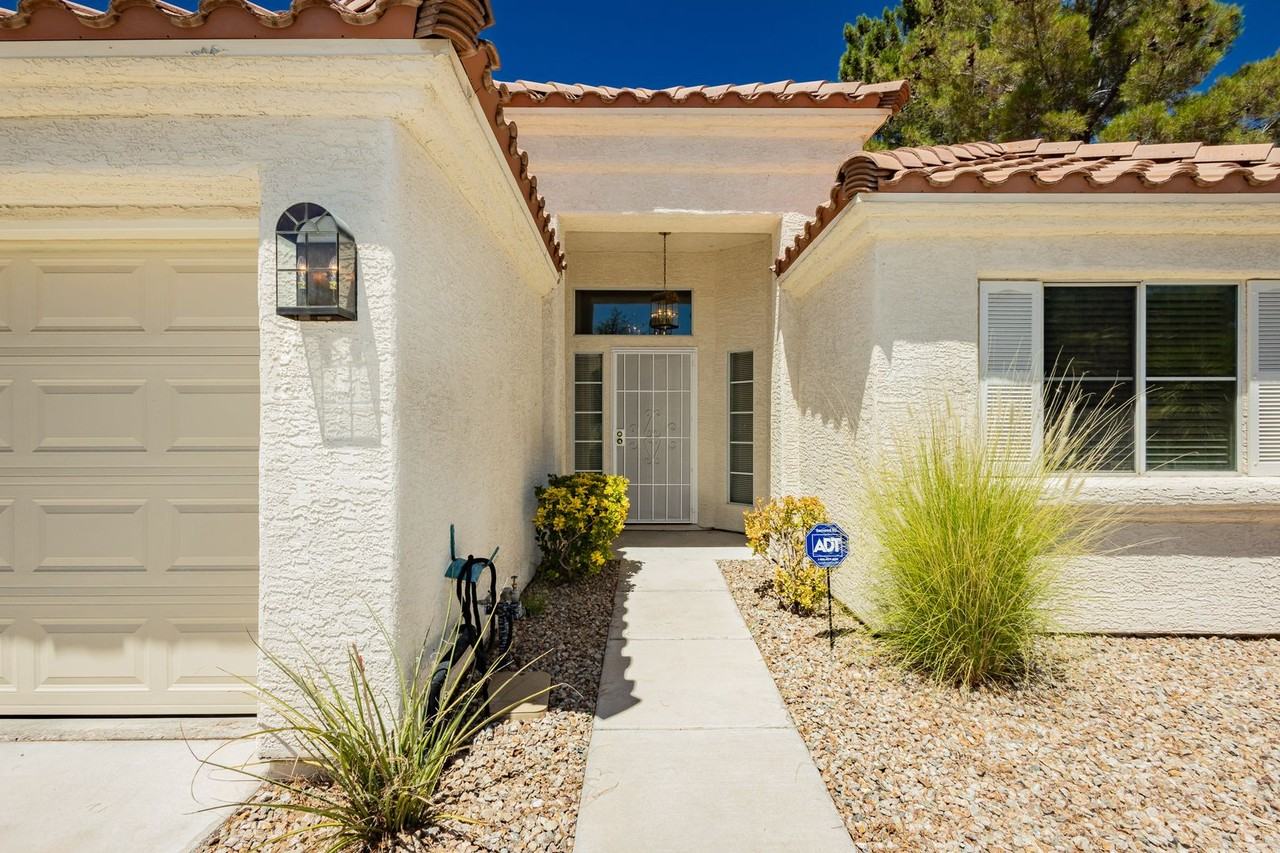 1329 Chaparral Summit Dr - Photo 3 of 28