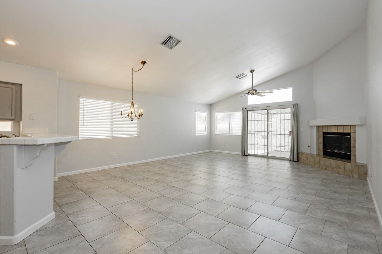 1329 Chaparral Summit Dr - Photo 4 of 28