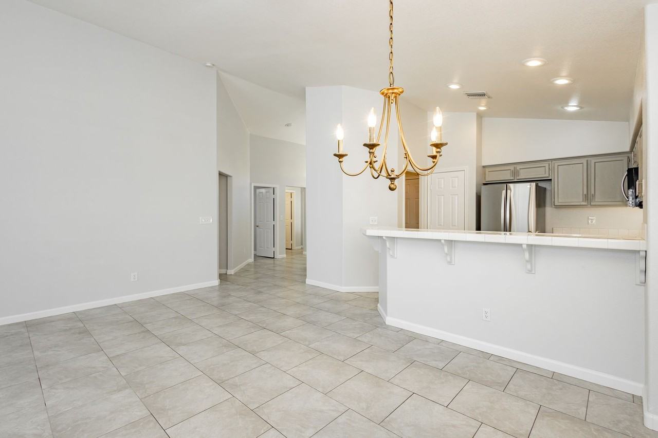 1329 Chaparral Summit Dr - Photo 7 of 28