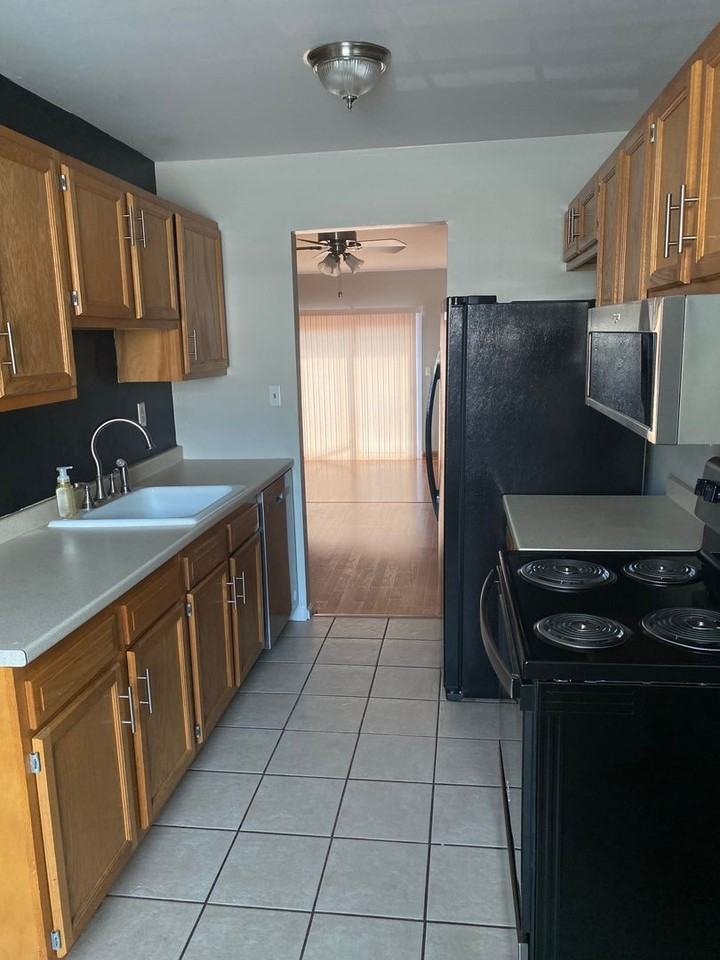 506 W 3rd St - Photo 2 of 23