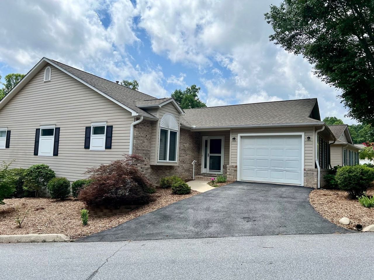 154 Laurel Ridge Pl - Photo 2 of 17