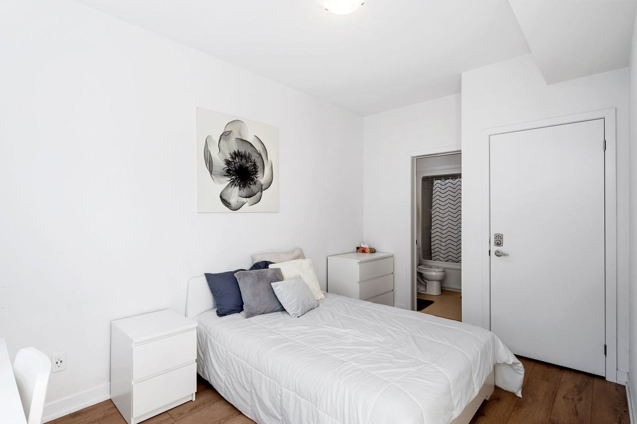 Niagara Dr & Simcoe St N #44